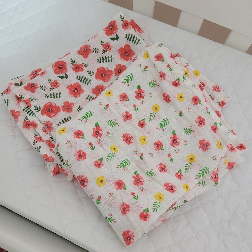 Swaddle blankets - flower theme